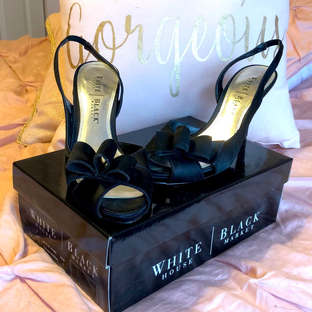 White House/Black Market Contessa heel
